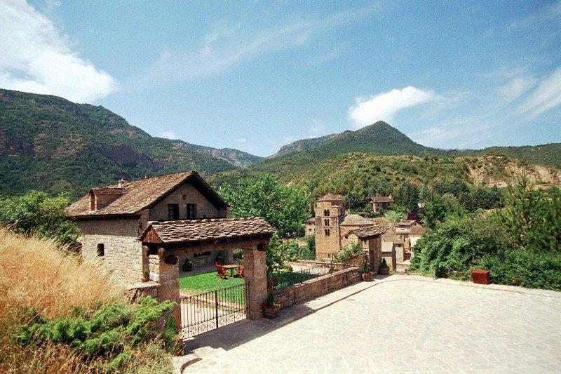 Hotel Rural El Mirador De Los Pirineos Santa Cruz De La Seros Bagian luar foto